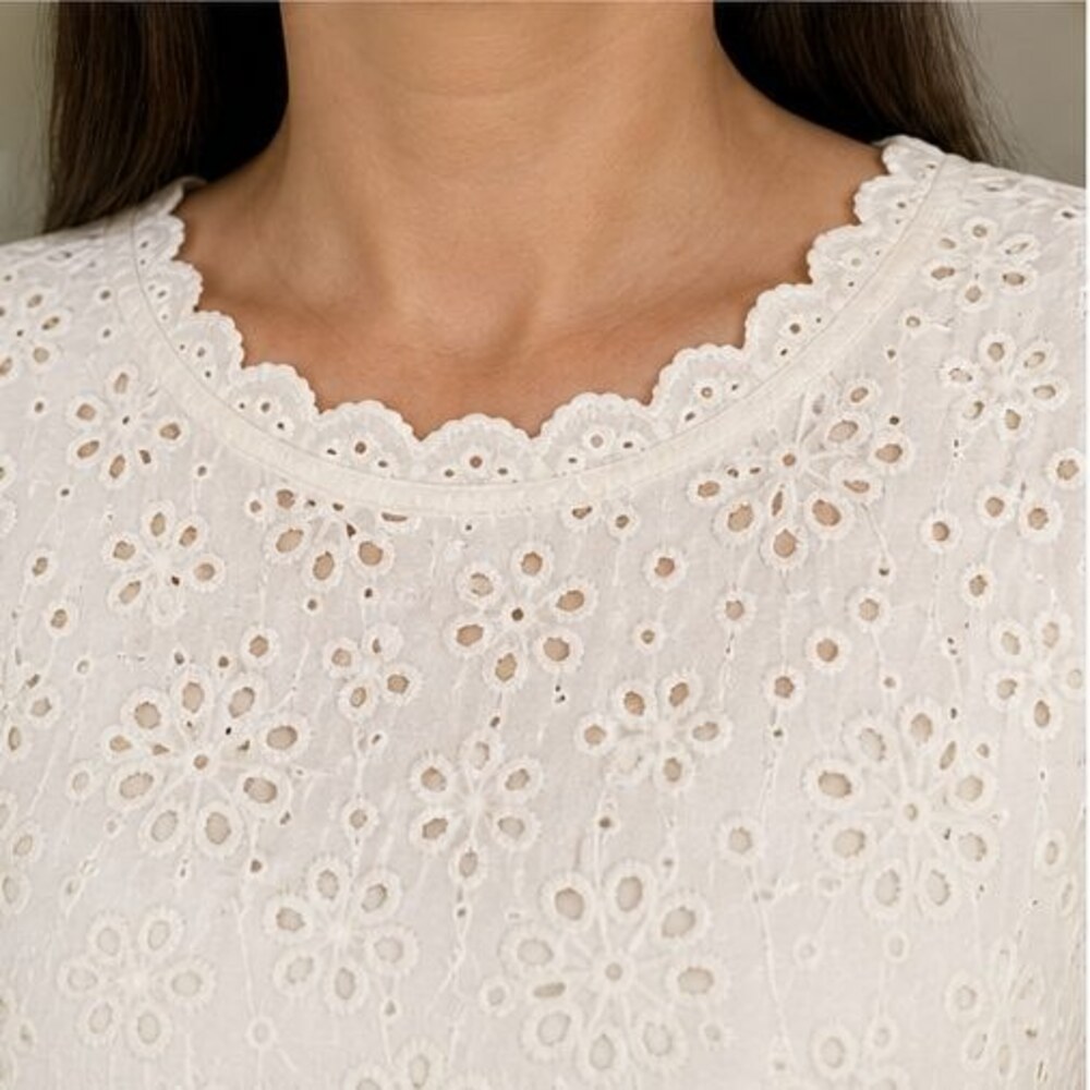 Emerald Ruffle Blouse - Picture 4 of 6